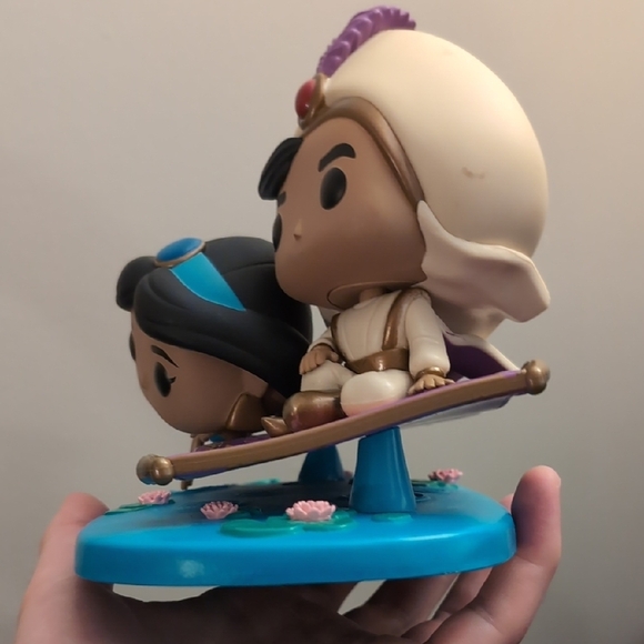 Funko Pop! Aladdin and Jasmine on Magic Carpet - Picture 2 of 5